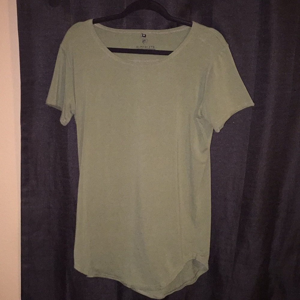 Alphalete fitted t shirt